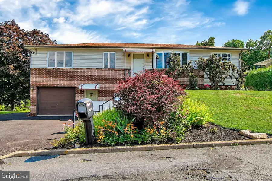 1833 Old Spring Valley Rd, Reading, PA 19604 - #2