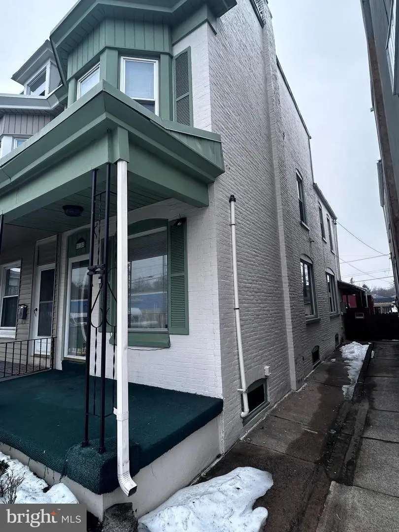 118 Jefferson St, Laureldale, PA 19605 - #2