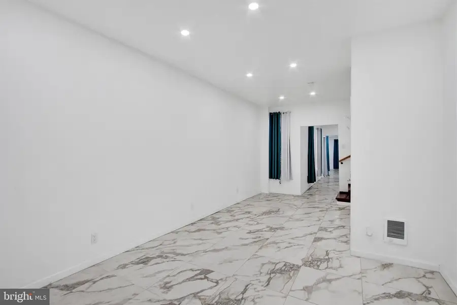 1045 Chestnut St, Reading, PA 19602 - #3