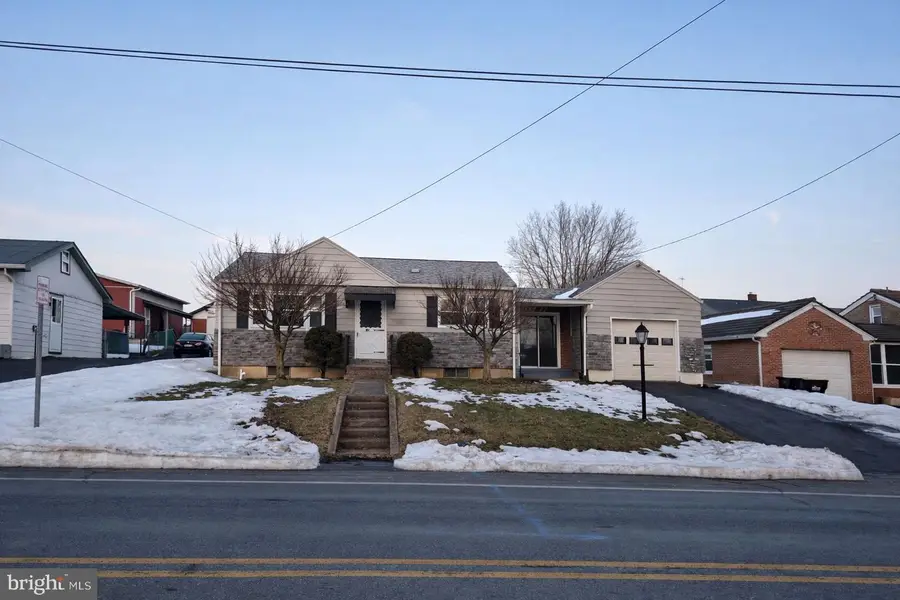 411 Indian Manor Dr, Leesport, PA 19533 - #3