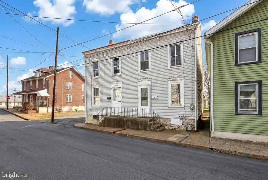 211 Washington St, Hamburg, PA 19526 - #3