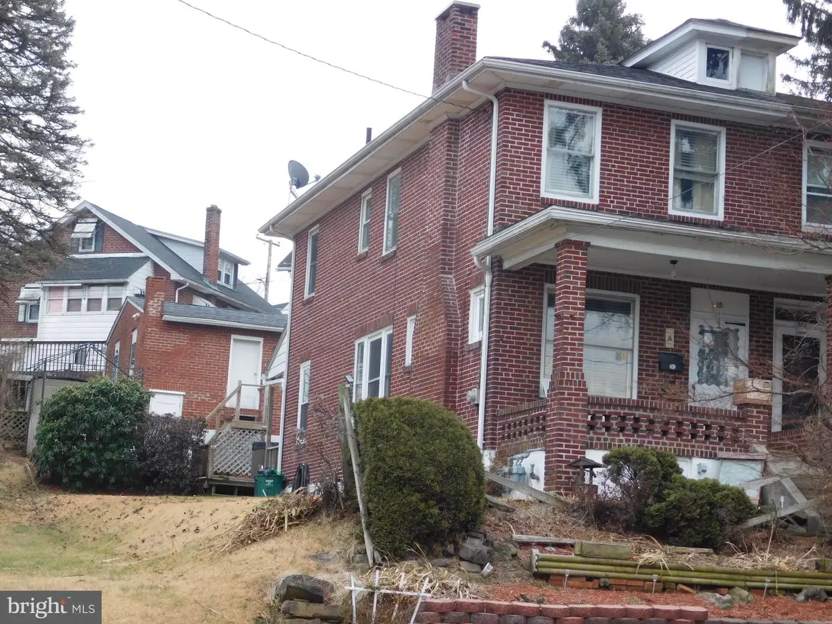 964 New Holland Rd, Reading, PA 19607 - #1