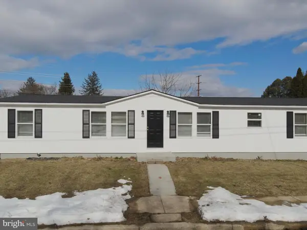 15 Rebecca St, WERNERSVILLE, PA 19565