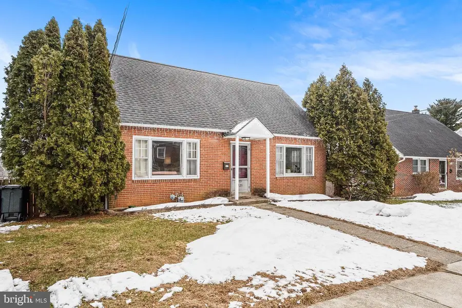 225 Mcclellan St, Reading, PA 19611 - #2