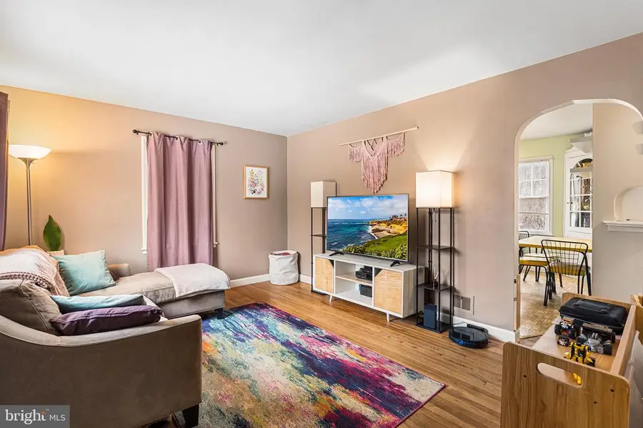 225 Mcclellan St, Reading, PA 19611 - #3