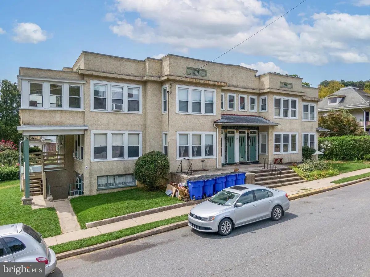 328 High St, Reading, PA 19606 - #1