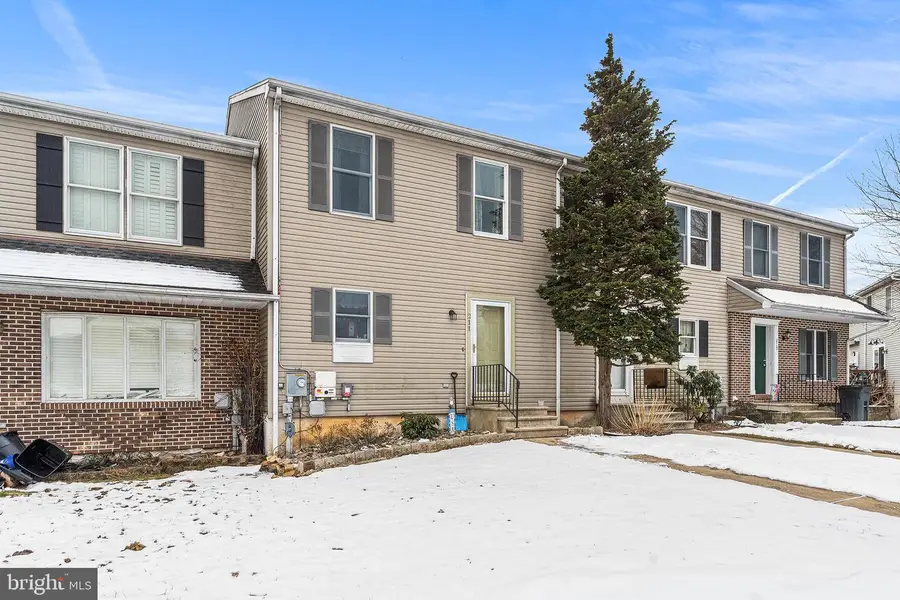 211 Poplar Dr, Reading, PA 19606 - #2