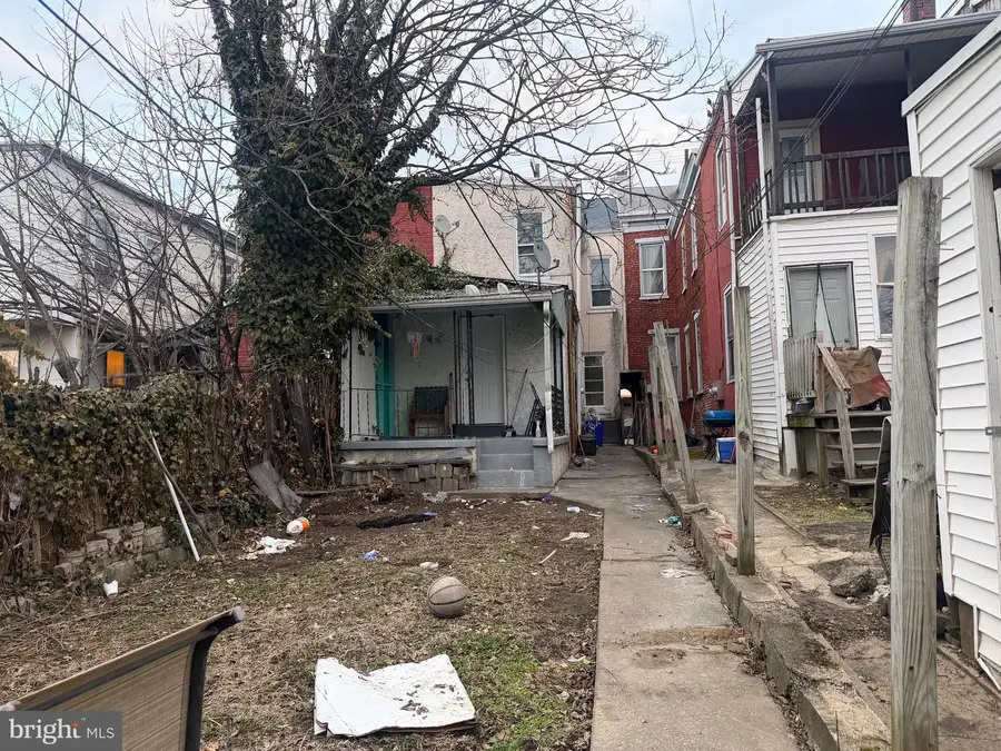 624 N 10th St, Reading, PA 19604 - #3