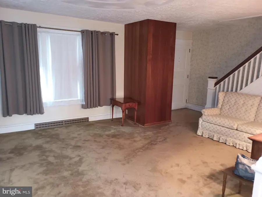 19 Pennwyn Ter, Reading, PA 19606 - #2