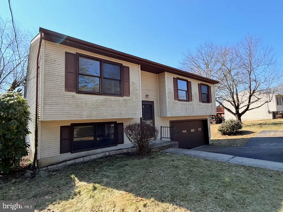 3804 Saint Lawrence Ave, Reading, PA 19606 - #1