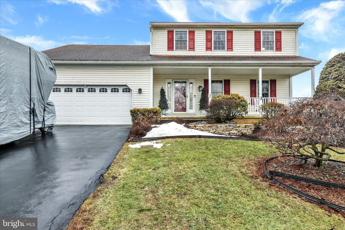 712 Pearl St, Birdsboro, PA 19508 - #1