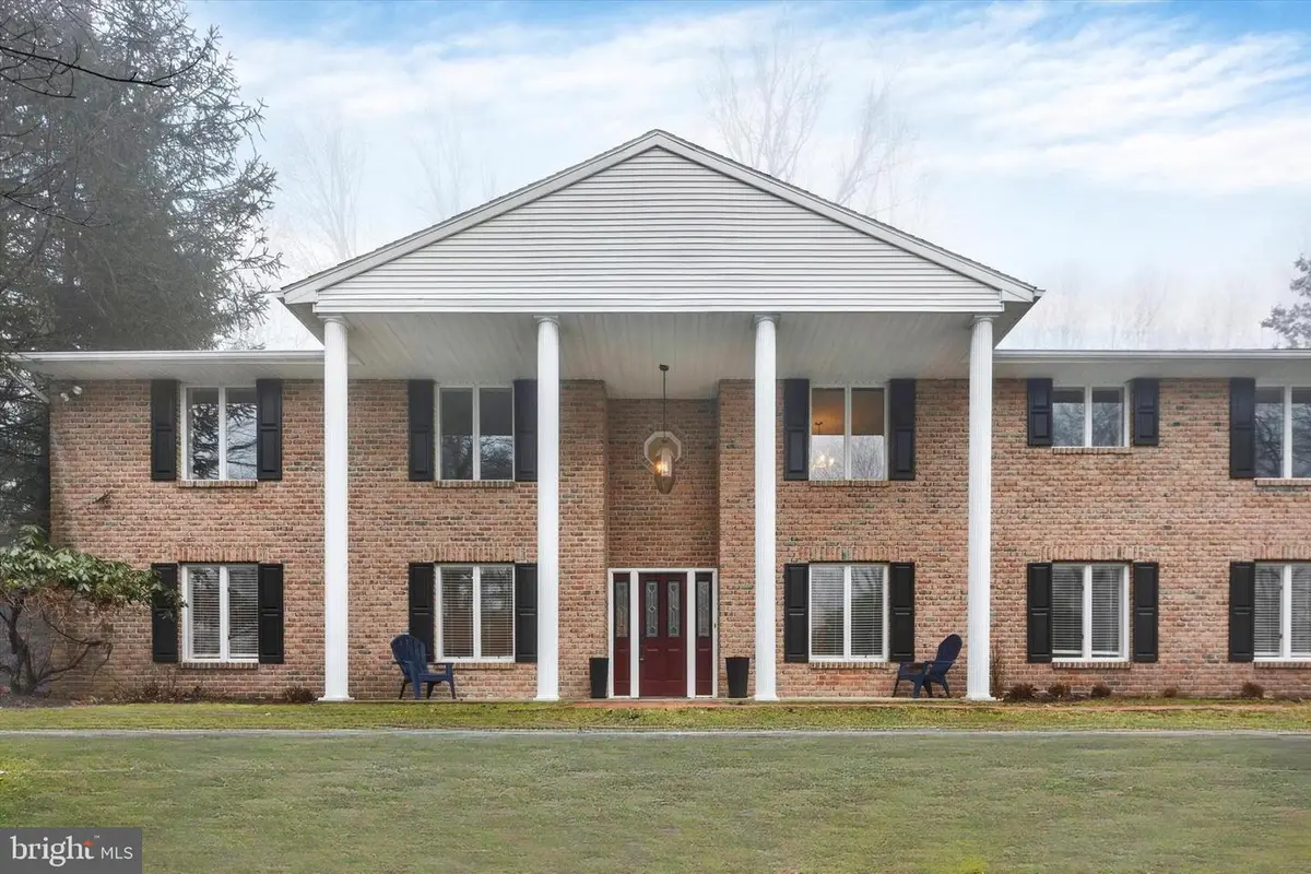 49 Fawn Dr, Reading, PA 19607 - #1