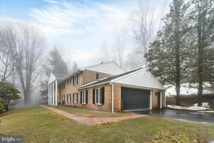 49 Fawn Dr, Reading, PA 19607 - #3