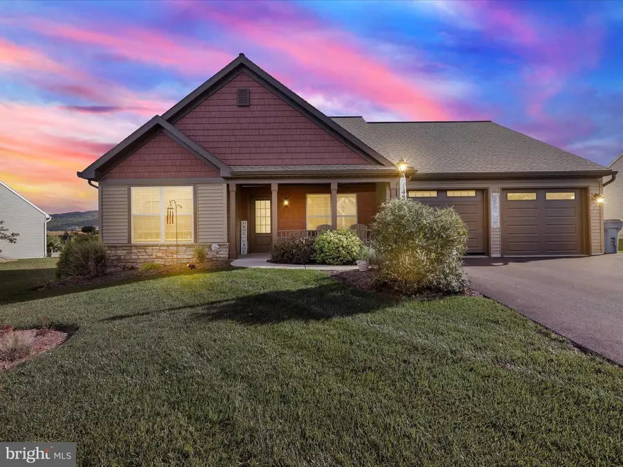 143 Rosebush Ct, Womelsdorf, PA 19567 - #2