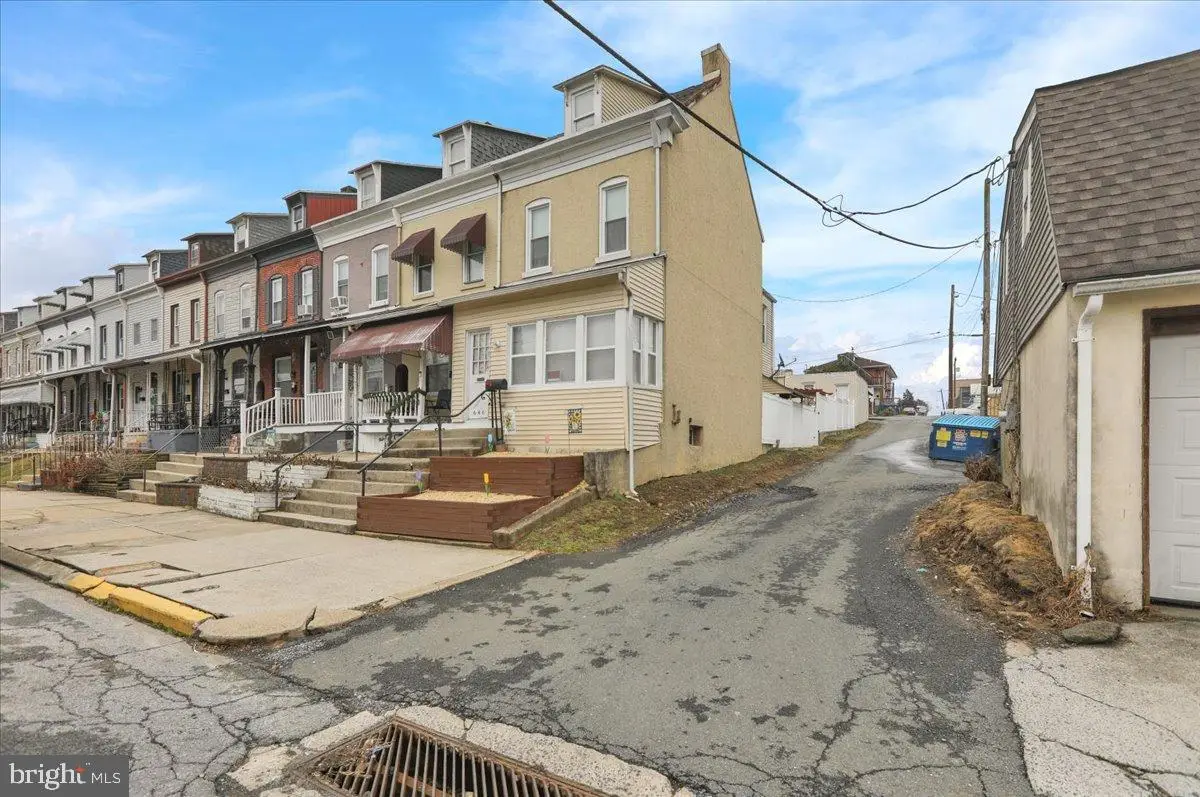 646 Fern Ave, Reading, PA 19611 - #1