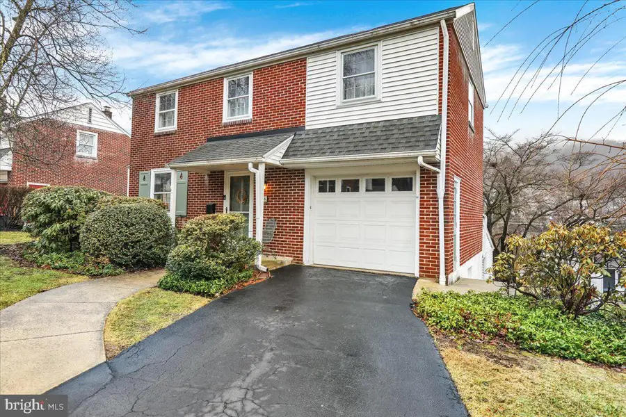 16 E 34th St, Reading, PA 19606 - #2