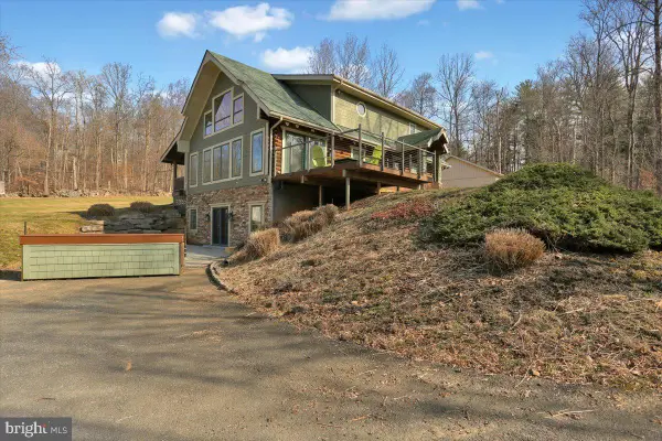 220 Landis Store Rd, BOYERTOWN, PA 19512