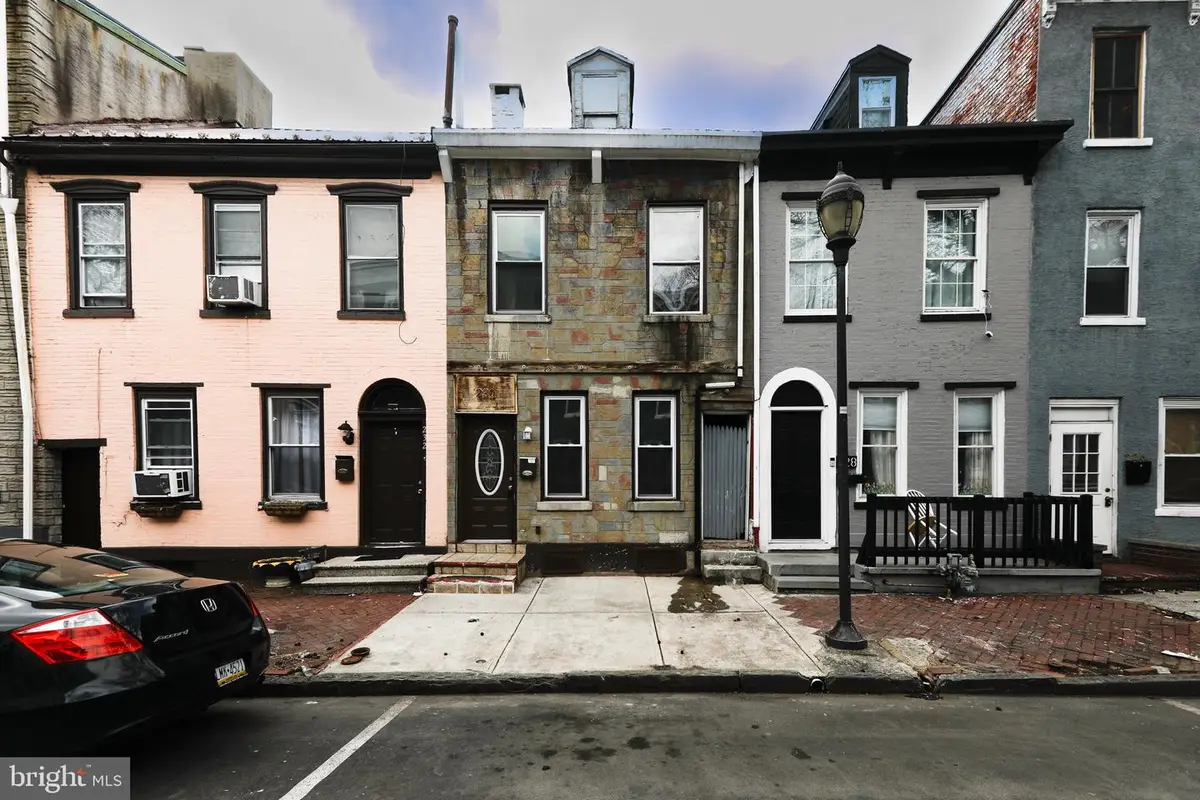 230 S 4th St, Reading, PA 19602 - #1