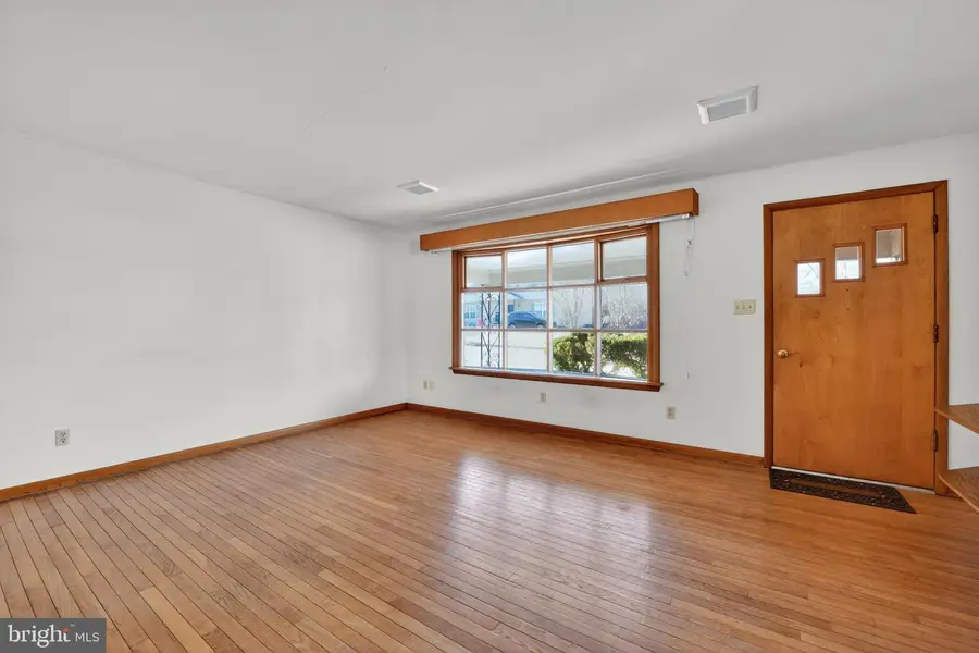 321 Lindbergh Ave, Blandon, PA 19510 - #3