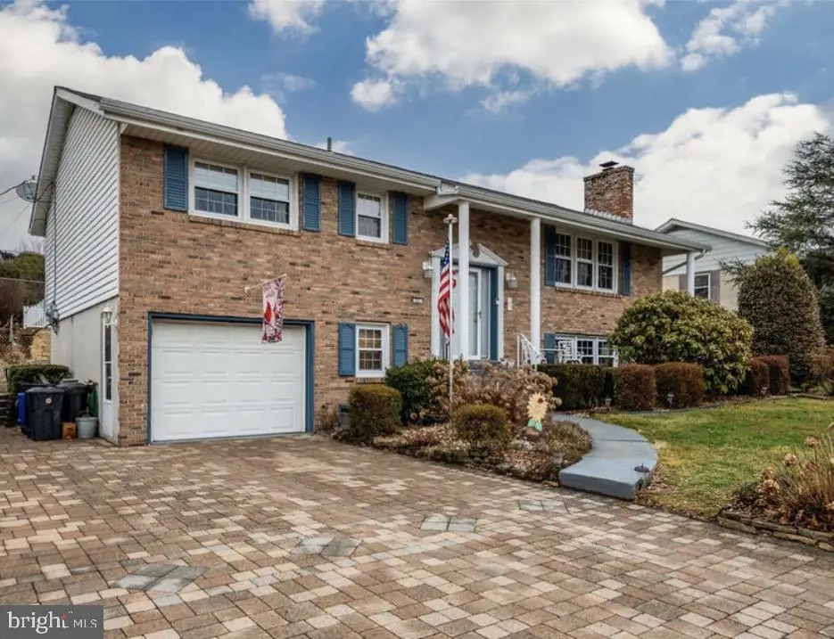 21 Hearthstone Dr, Reading, PA 19606 - #1