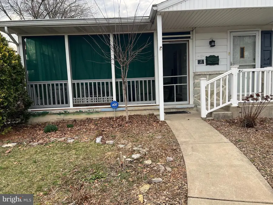 2 Locust Ln, Womelsdorf, PA 19567 - #2