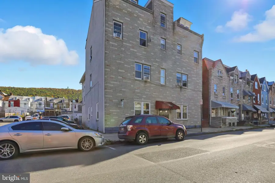 831 N 10th St, Reading, PA 19604 - #3