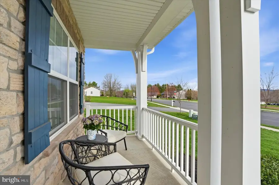 4 Sovereign Dr, Douglassville, PA 19518 - #3