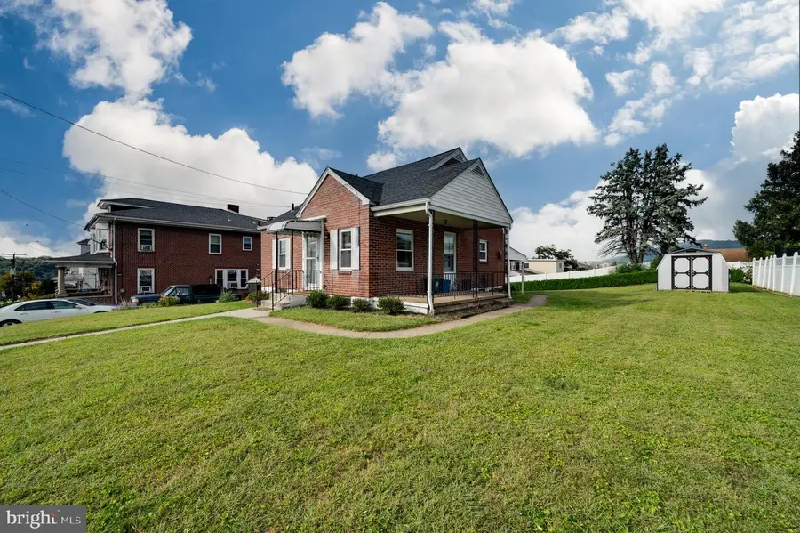 209 Carroll St, Reading, PA 19611 - #2