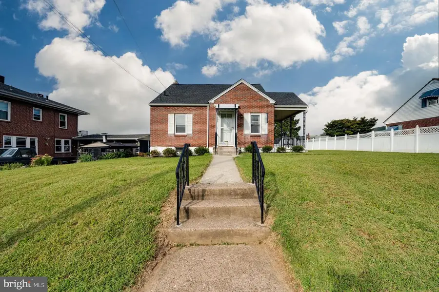 209 Carroll St, Reading, PA 19611 - #3