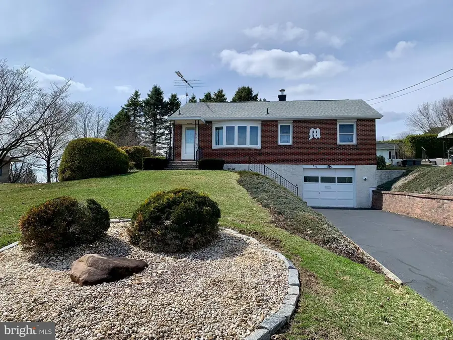 550 N 5th St, Hamburg, PA 19526 - #2