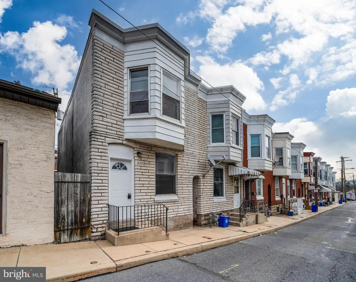 329 Kline St, Reading, PA 19611 - #1