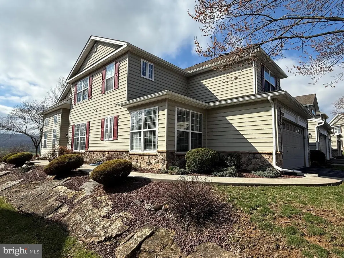 901 Ridgeview Dr, Morgantown, PA 19543 - #1