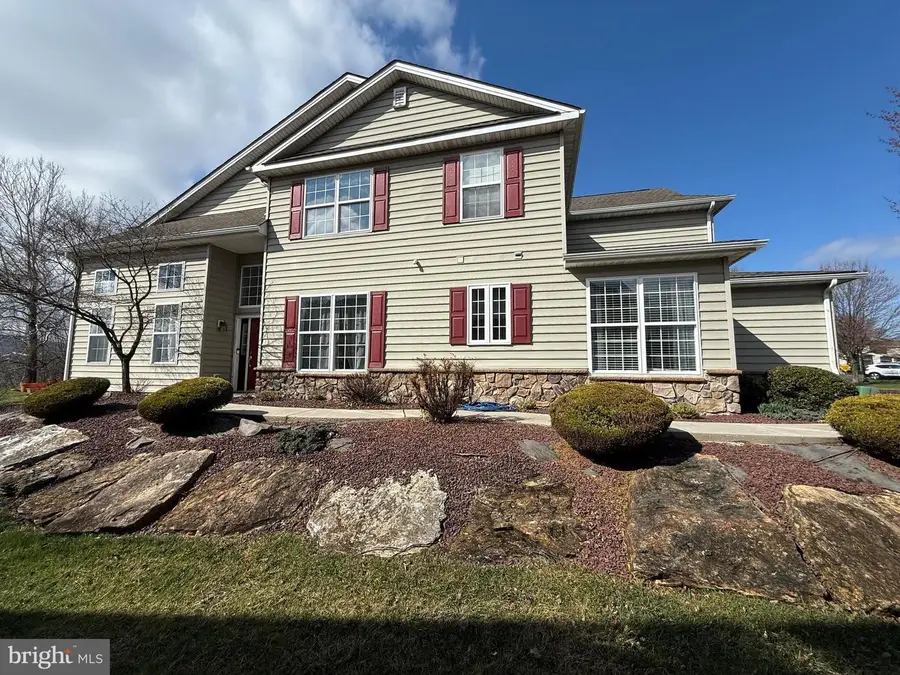 901 Ridgeview Dr, Morgantown, PA 19543 - #2