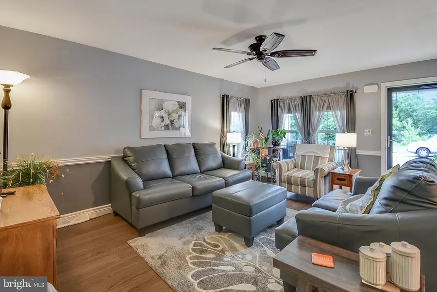 173 Random Rd, Douglassville, PA 19518 - #3