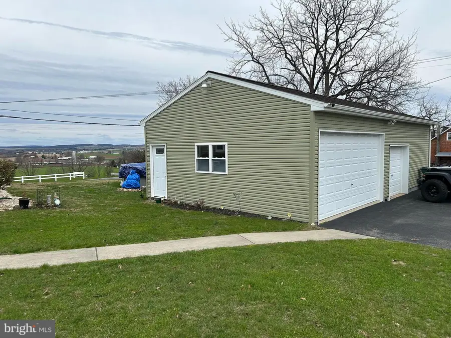511 Freehall St, Mertztown, PA 19539 - #3