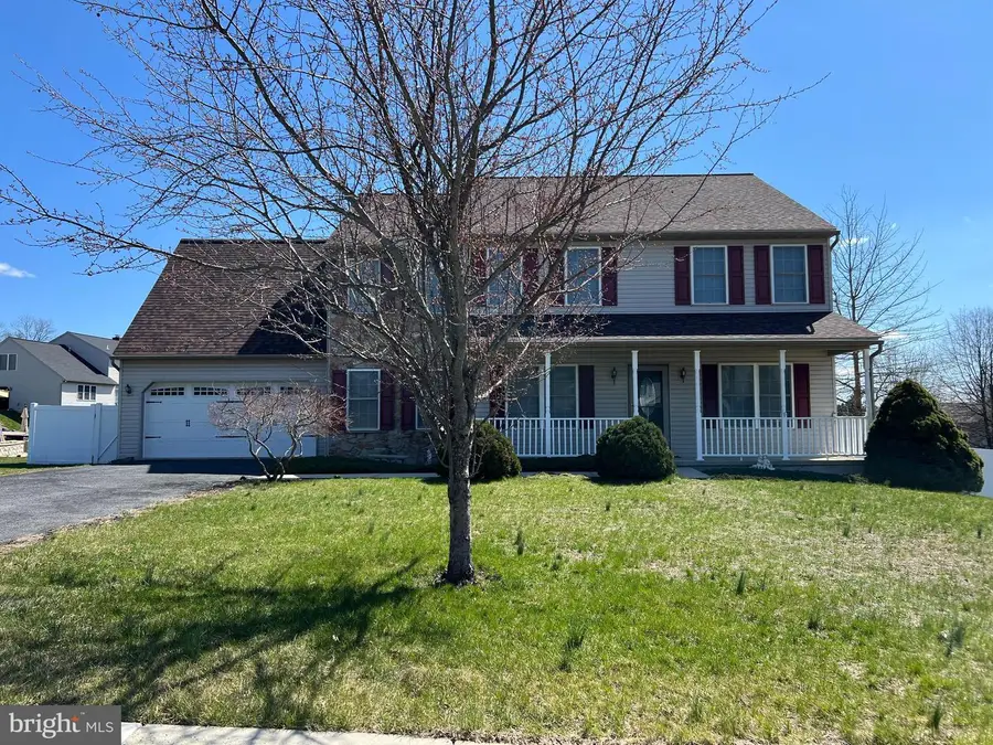 402 Harmony Ln, Douglassville, PA 19518 - #2