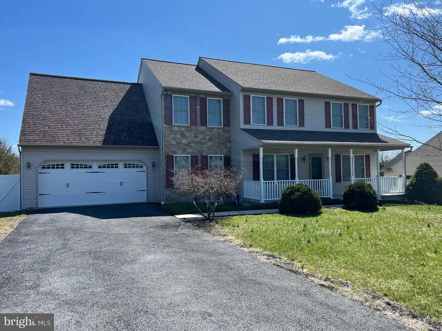 402 Harmony Ln, Douglassville, PA 19518 - #3