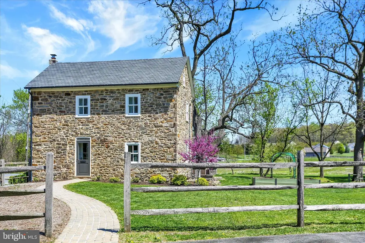 84 Cider Mill Rd, Mertztown, PA 19539 - #1