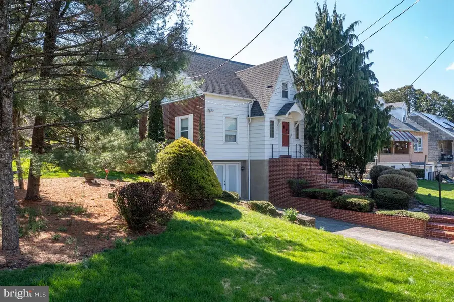 2867 Pricetown Rd, Temple, PA 19560 - #2