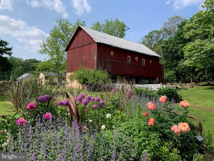 2571 Hill Rd, Reading, PA 19606 - #3