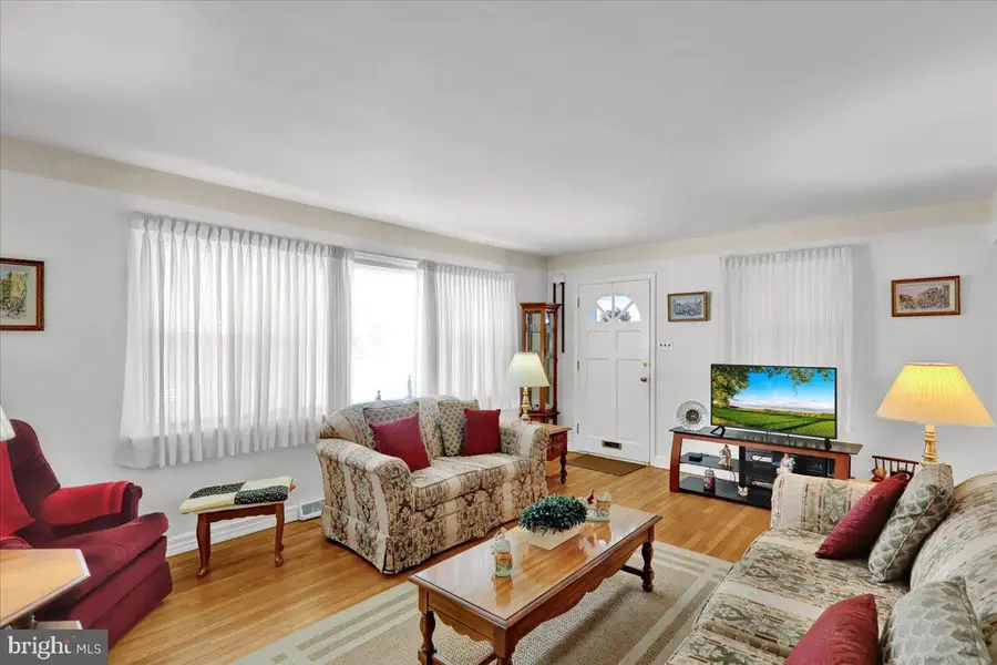 3806 Grant St, Reading, PA 19606 - #2