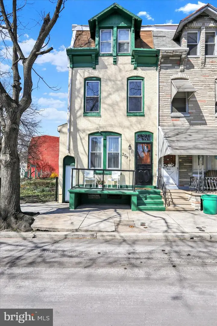 209 Franklin St, Reading, PA 19602 - #1
