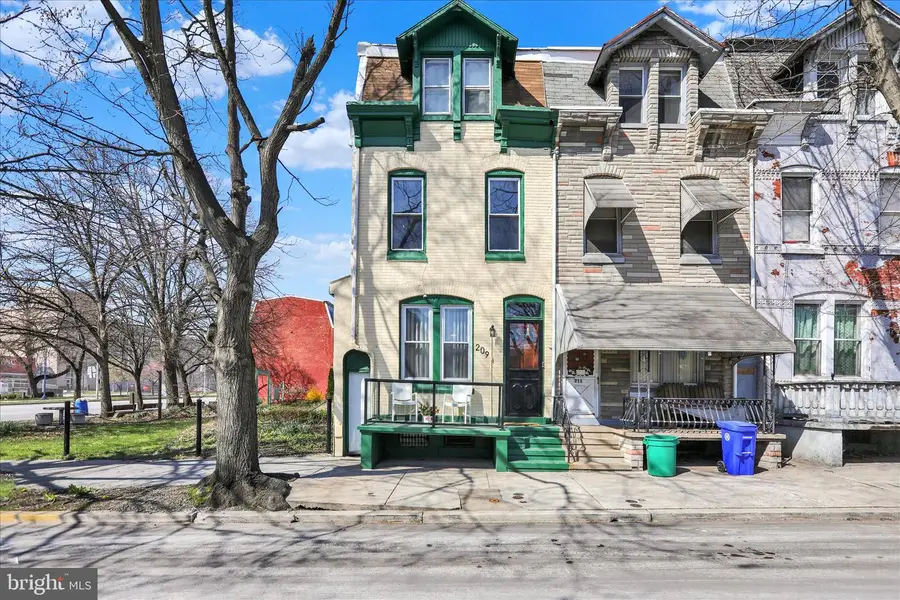 209 Franklin St, Reading, PA 19602 - #2