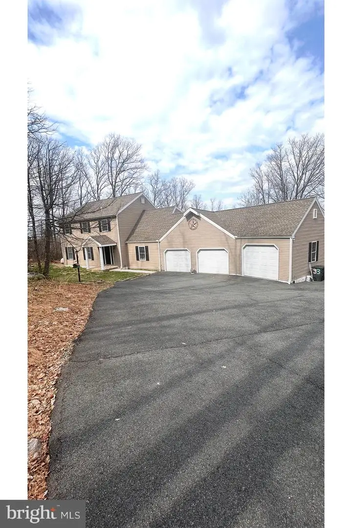 33 Edgewood Dr, Boyertown, PA 19512 - #1