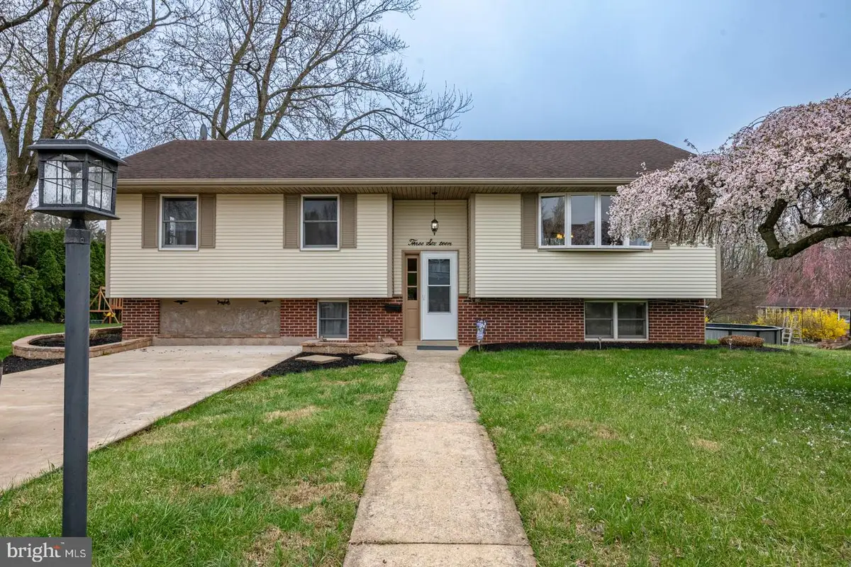 316 Morrison Rd, Reading, PA 19601 - #1