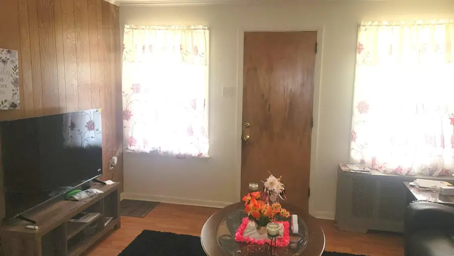 1939 Woodvale Ave, Reading, PA 19606 - #2