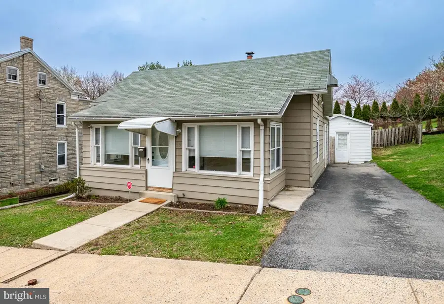 39 Seminary Ave, Reading, PA 19605 - #2