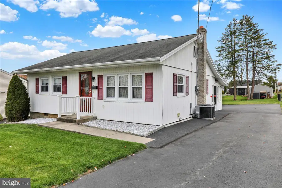 231 Beckley St, Wernersville, PA 19565 - #3