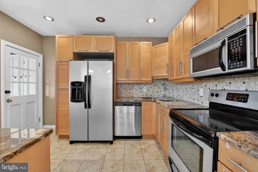 2542 Cleveland Ave, Reading, PA 19609 - #2