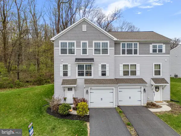 400 Smokering Dr, ROBESONIA, PA 19551